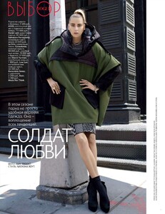 Vogue_09_2011_142.thumb.jpg.9cc91bdefa714254b7b01bde78af2c85.jpg