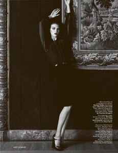 Vogue_12.11_RU_279.thumb.jpg.c25afbca67ef91086ac2edd9b1b208b4.jpg