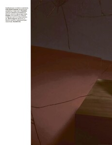 Vogue_12.11_RU_296.thumb.jpg.b06c7393edb65b064aa716de4924609b.jpg