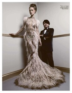 Vogue_12.11_RU_305.thumb.jpg.44d819db4a592e49445dcbe85267332e.jpg