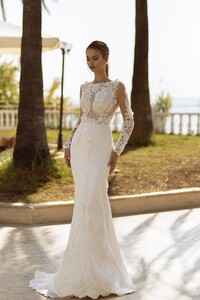 Wedding-dress-721-1.thumb.jpg.f875c74a9b486c67dc638ba8234710bb.jpg