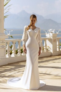 Wedding-dress-722-1-1.thumb.jpg.09963764ce9f39aa2270e89e5b1cbdb4.jpg