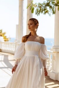 Wedding-dress-723-3.thumb.jpg.32ca24219bf3f2b08cdebc1991e08d8a.jpg
