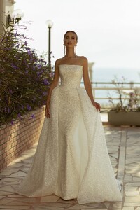 Wedding-dress-725-1-1.thumb.jpg.6e9cf8b4a82ec1d6f19eec5769cc255f.jpg