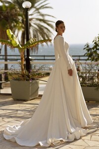 Wedding-dress-726-2.thumb.jpg.4590c4c5a8362120d4fb7d9c04728813.jpg