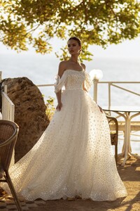 Wedding-dress-728-1.thumb.jpg.ecbbff506dce3306ac95cd1f89816596.jpg