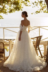 Wedding-dress-728-2.thumb.jpg.2be851a98d181290cf59061da3eddccb.jpg