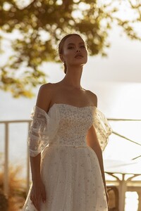 Wedding-dress-728-4.thumb.jpg.cd9789467bc1f2067083c73c1c3d442c.jpg