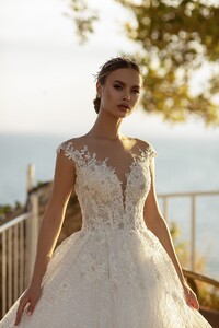 Wedding-dress-729-3.thumb.jpg.f5948b4b5de19d513f3b6b6314c0693a.jpg