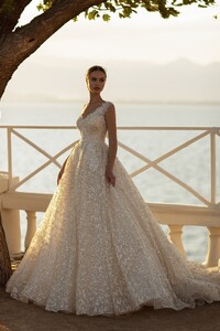 Wedding-dress-730-1-1.thumb.jpg.95e6bb2cd92551eec864222430970c02.jpg