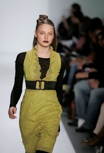 Willow-FW2006-03.jpg