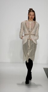 Willow-FW2006-09.jpg