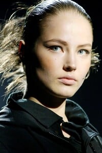 Y3-FW2006-11.jpg