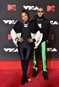 alicia-keys-2021-mtv-video-music-awards-1.jpg