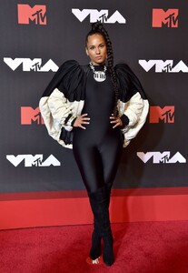 alicia-keys-2021-mtv-video-music-awards-12.jpg