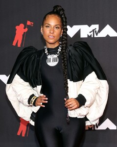 alicia-keys-2021-mtv-video-music-awards-3.jpg