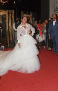 alicia-keys-on-her-way-to-met-gala-in-nyc-09-13-2021-0.jpg