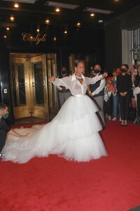 alicia-keys-on-her-way-to-met-gala-in-nyc-09-13-2021-2.jpg