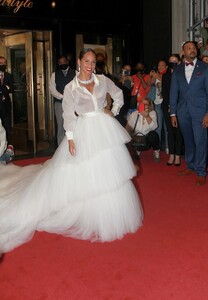 alicia-keys-on-her-way-to-met-gala-in-nyc-09-13-2021-5.jpg