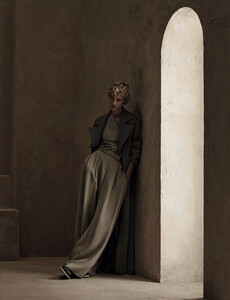 aymeline-valade-by-giampaolo-sgura-for-vogue-germany-april-2015-1.thumb.jpg.f2ee39af779c38fcaef591e5459b53e5.jpg