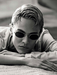aymeline-valade-by-giampaolo-sgura-for-vogue-germany-april-2015-3.thumb.jpg.1ba8936a74a04ade1d2a0acb481f038a.jpg