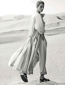 aymeline-valade-by-giampaolo-sgura-for-vogue-germany-april-2015-5.thumb.jpg.9c10d61b392e31d48cd69868dbde74ed.jpg