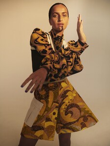 bella-thomas_187453.thumb.jpg.d82f090b1927beade6445c432ddc01fe.jpg