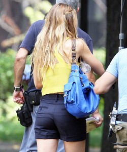 big_18August2010-blake_lively_yellow.jpg