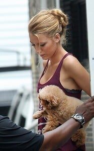 blake-lively-071610-1.jpg