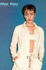 chloe-sevigny-miu-miu-ad-campaign-1996.jpg