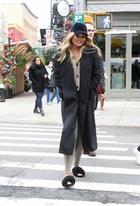 chrissy-teigen-out-in-nyc-10-26-2021-5.jpg