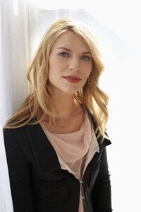 claire-danes-spin-2005-017.jpg