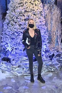 emily-osment-alo-house-winter-2021-in-los-angeles-0.jpg