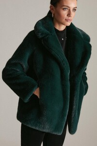 forest-petite-wide-collar-faux-fur-coat.jpeg