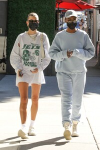 hailey-bieber-and-justine-skye-out-for-lunch-at-honor-bar-in-beverly-hills-10-28-2021-12.jpg