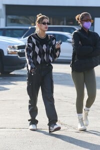 hailey-bieber-and-justine-skye-out-shopping-in-west-hollywood-11-02-2021-1.jpg