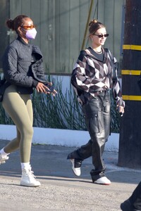 hailey-bieber-and-justine-skye-out-shopping-in-west-hollywood-11-02-2021-6.jpg