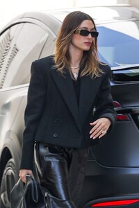 hailey-bieber-arrives-at-a-meeting-in-beverly-hills-11-05-2021-9.jpg