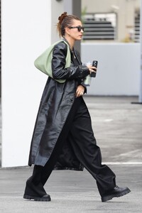 hailey-bieber-leaves-a-hair-salon-in-west-hollywood-11-02-2021-4.jpg