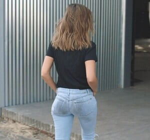 jessica_alba_jeans_dl1961_premium_denim5.jpg