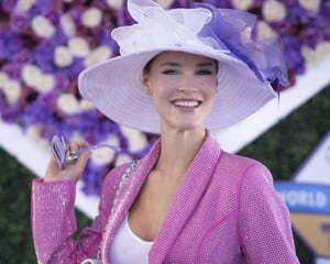 joy-corrigan-breeders-cup-red-carpet-in-san-diego-11-06-2021-0.jpg