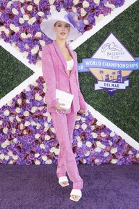 joy-corrigan-breeders-cup-red-carpet-in-san-diego-11-06-2021-3.jpg