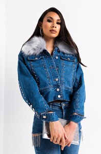 just-gimme-the-light-denim-jacket-with-faux-fur-trim_medium-blue-denim_2.jpg