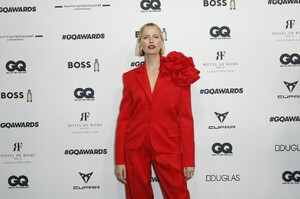 karolina-kurkova-2021-gq-men-of-the-year-awards-in-berlin-4.jpg