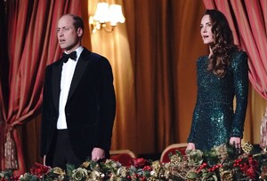 kate-middleton-and-prince-william-at-royal-variety-performance-in-aid-of-royal-variety-charity-in-london-11-18-2021-0.jpg