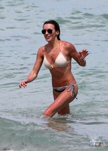 katie-cassidy-hot-in-a-bikini-beach-in-miami-part-ii-april-2015_2.jpg