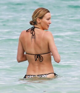 katie-cassidy-wearing-a-bikini-at-a-beach-in-miami-april-2015_2.jpg