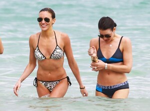 katie-cassidy-wearing-a-bikini-at-a-beach-in-miami-april-2015_8.jpg