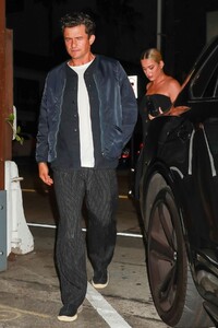 katy-perry-and-orlando-bloom-at-craig-s-in-west-hollywood-11-04-2021-5.jpg