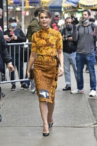 keri-russell-at-gma-in-new-york-10-25-2021-1.thumb.jpg.55e1cb7eeb1784f8872595375547251f.jpg